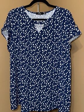 NEW CURE Navy Blue Polka Dot Short Sleeve Top. Size 1X.